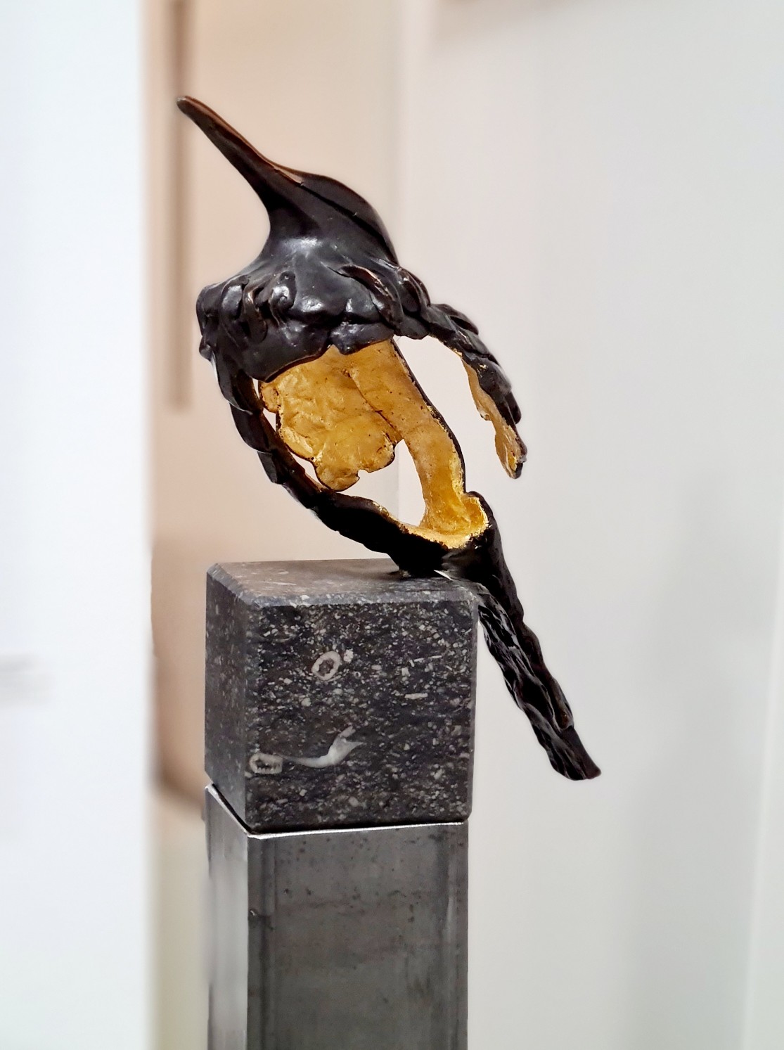 Kunst: MusLukt with gold leaf (L218071) van kunstenaar Leny Franken