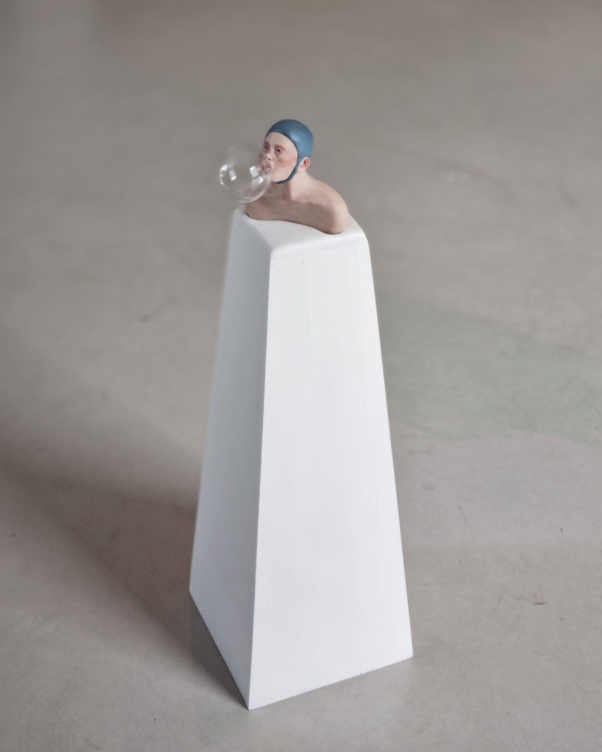 Kunst: bellenblazer blauw van kunstenaar Saskia Hoeboer