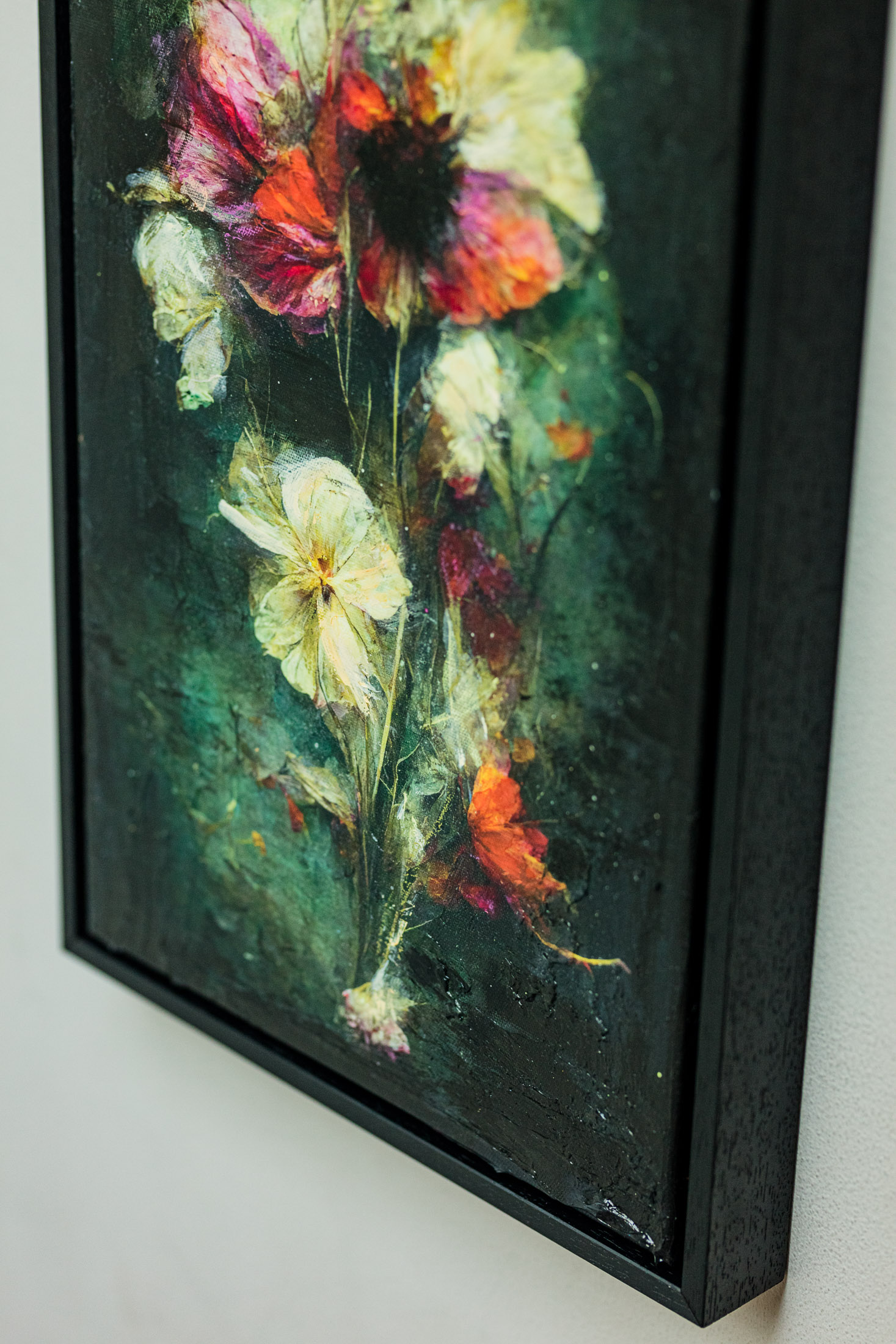 Kunst: Floral Decay VII van kunstenaar Teis Albers