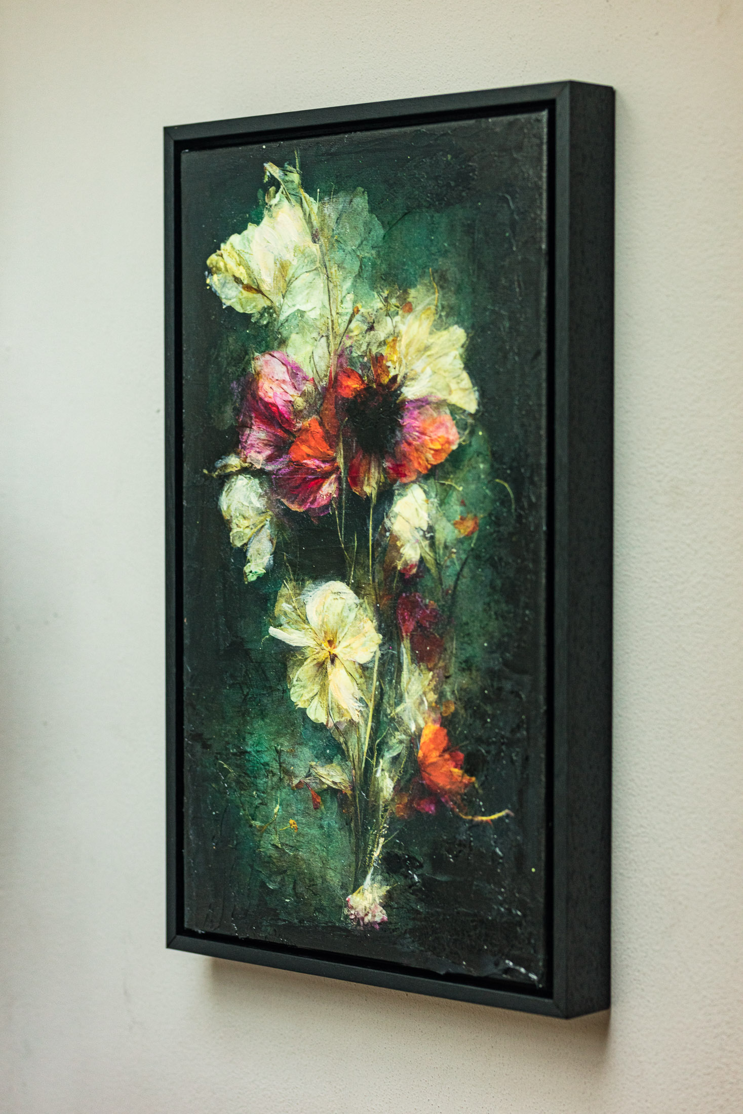 Kunst: Floral Decay VII van kunstenaar Teis Albers