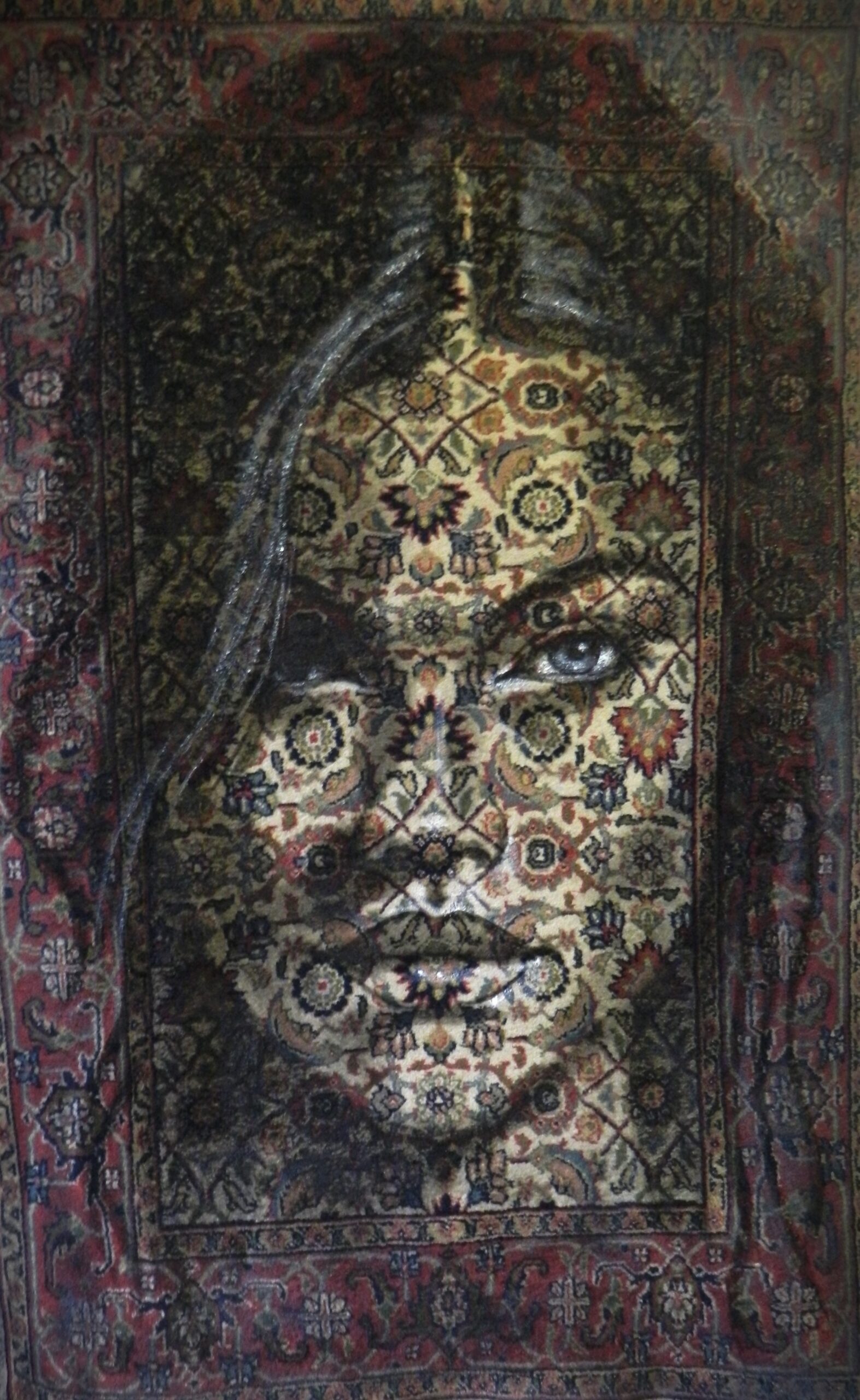 Kunst: Portrait on a traditional, vintage Persian carpet(XXXL) van kunstenaar Jacqueline Klein-Breteler
