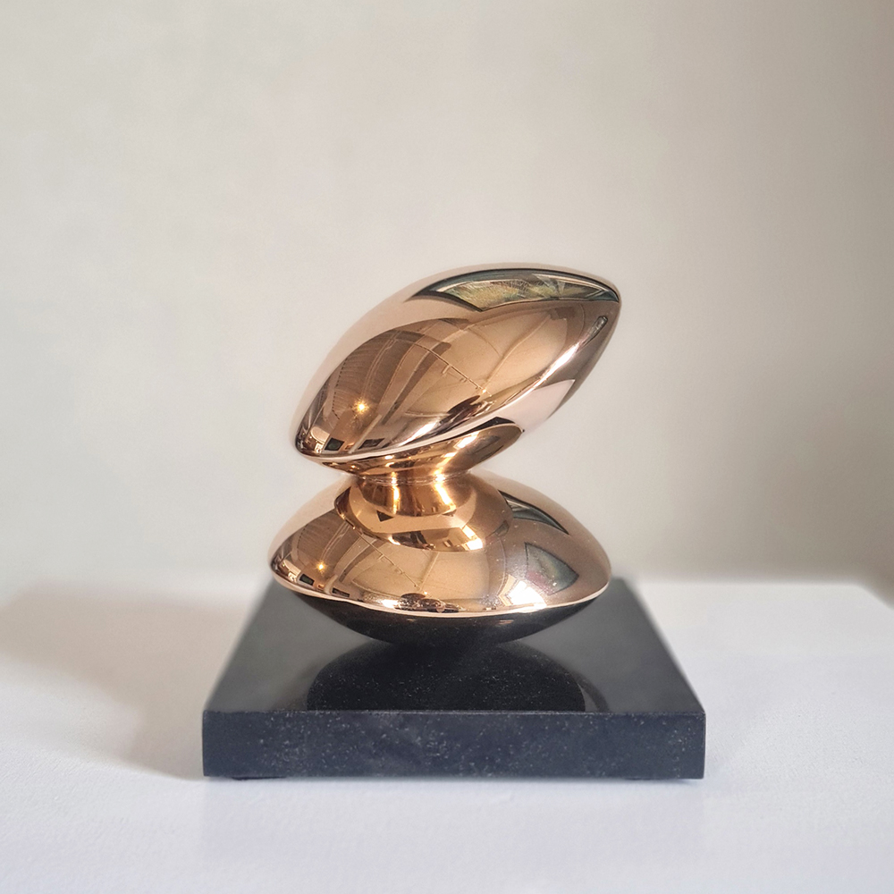 Kunst: Dos Piedras bronce pulido van kunstenaar Angelo Moyano