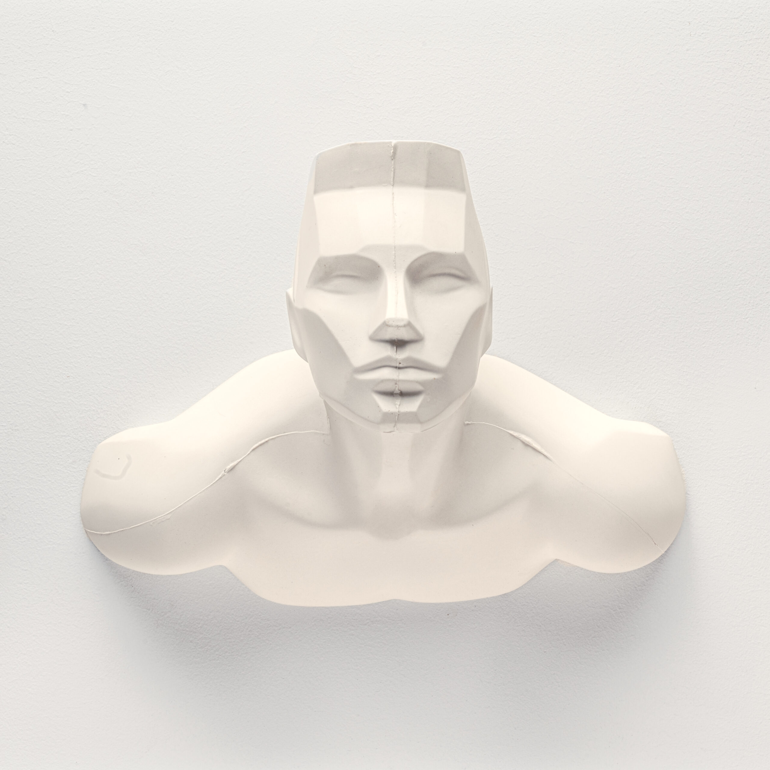 Kunst: Headz 1st. cast raw white van kunstenaar Anders Wolhar