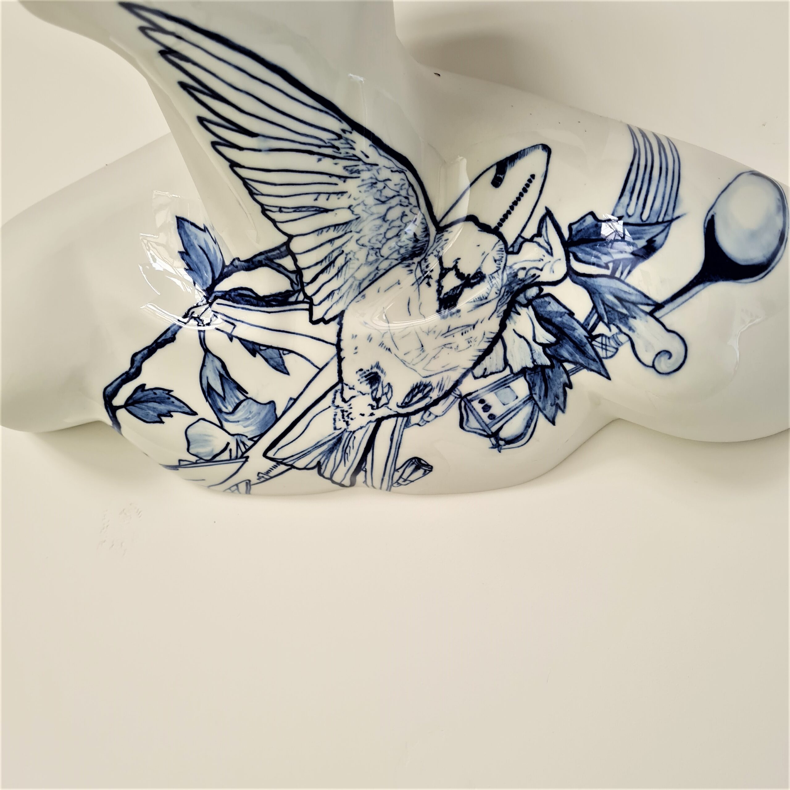 Kunst: 15th cast smooth white blued tattoo van kunstenaar Anders Wolhar