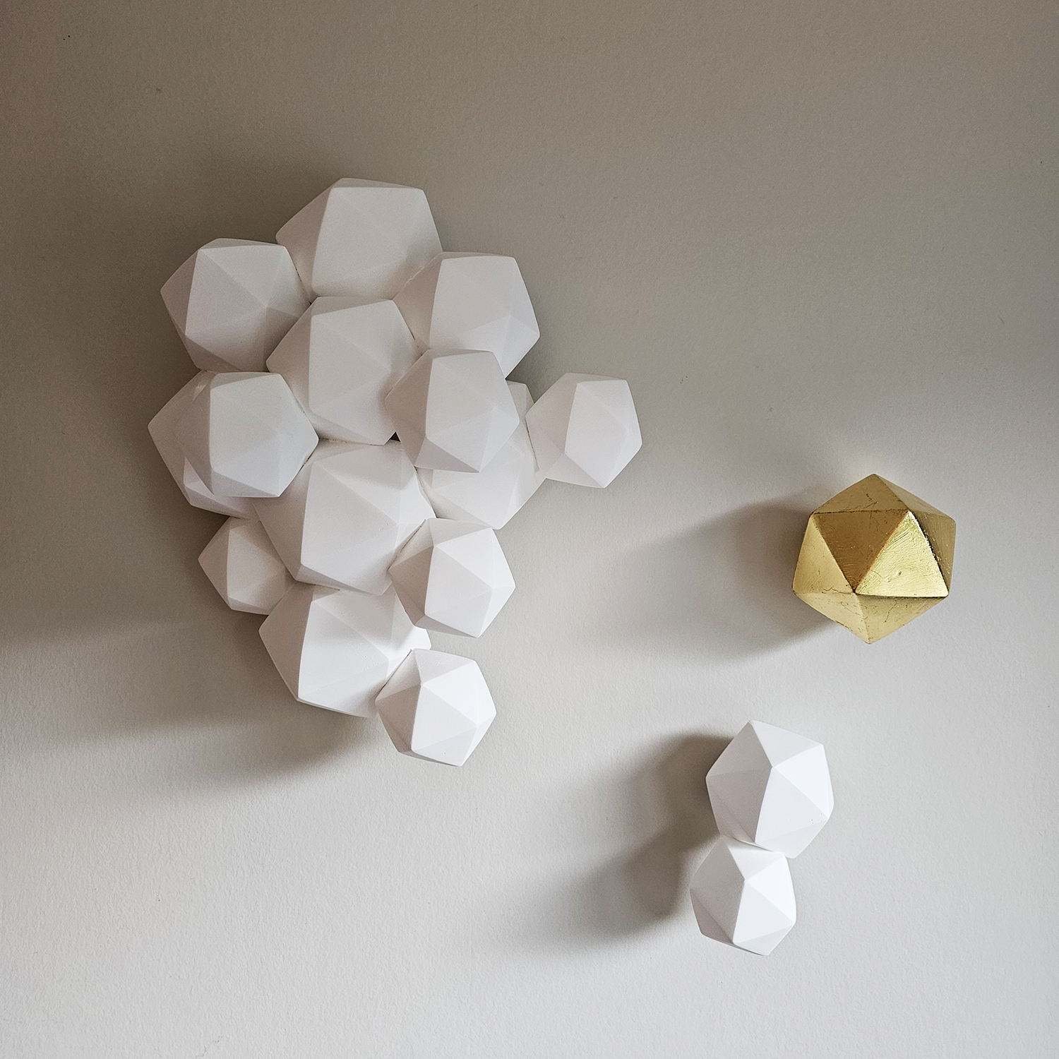 Kunst: Icosahedrons van kunstenaar Mo Cornelisse