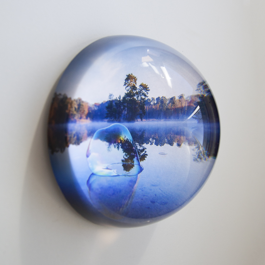 Kunst: glass globe #1 van kunstenaar Noortje Haegens