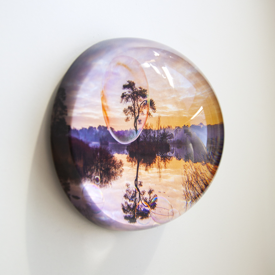 Kunst: glass globe #4 van kunstenaar Noortje Haegens
