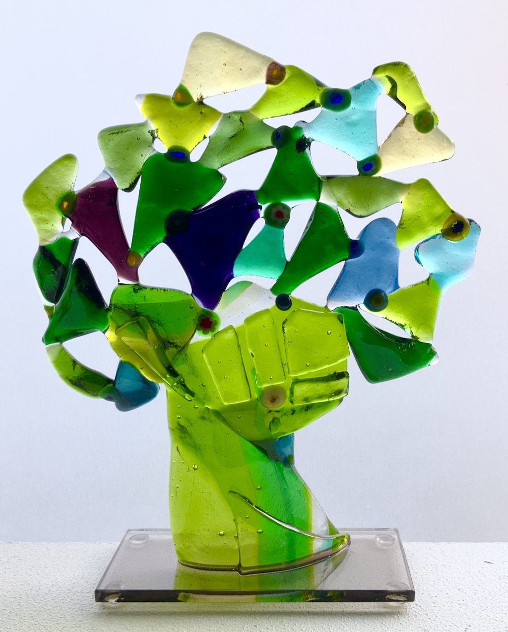Kunst: kleine open boom met millefiori van kunstenaar Angenelle Thijssen