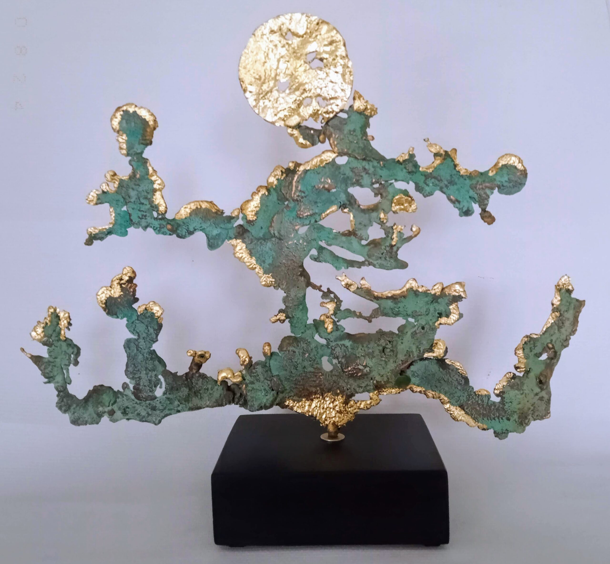Kunst: Gouden maan boven de Japanse Tuin van kunstenaar Eric van Wattum