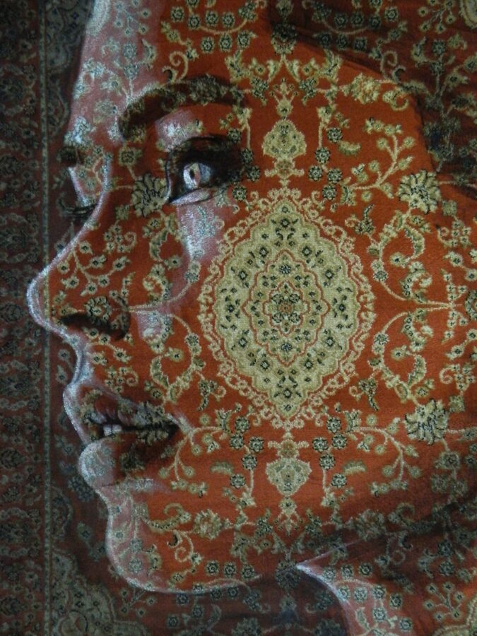 Kunst: Portrait of Nurcan, painted on a traditional carpet. van kunstenaar Jacqueline Klein-Breteler