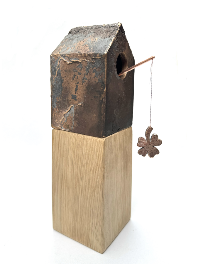 Kunst: cottage ‘clover rod’ van kunstenaar Tonny de  Brouwer