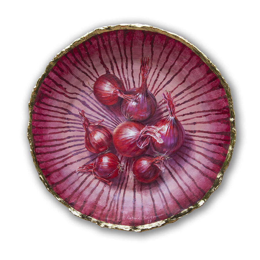 Kunst: Red onions / ton sur ton van kunstenaar Katinka Krijgsman