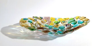 Kunst: Schaal serie Pebbles “Color of Amethist” van kunstenaar Angenelle Thijssen