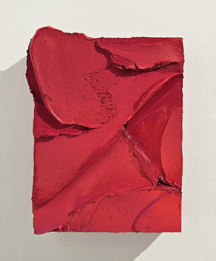 Kunst: Red series III, IV, V van kunstenaar Marjanka Jonkers