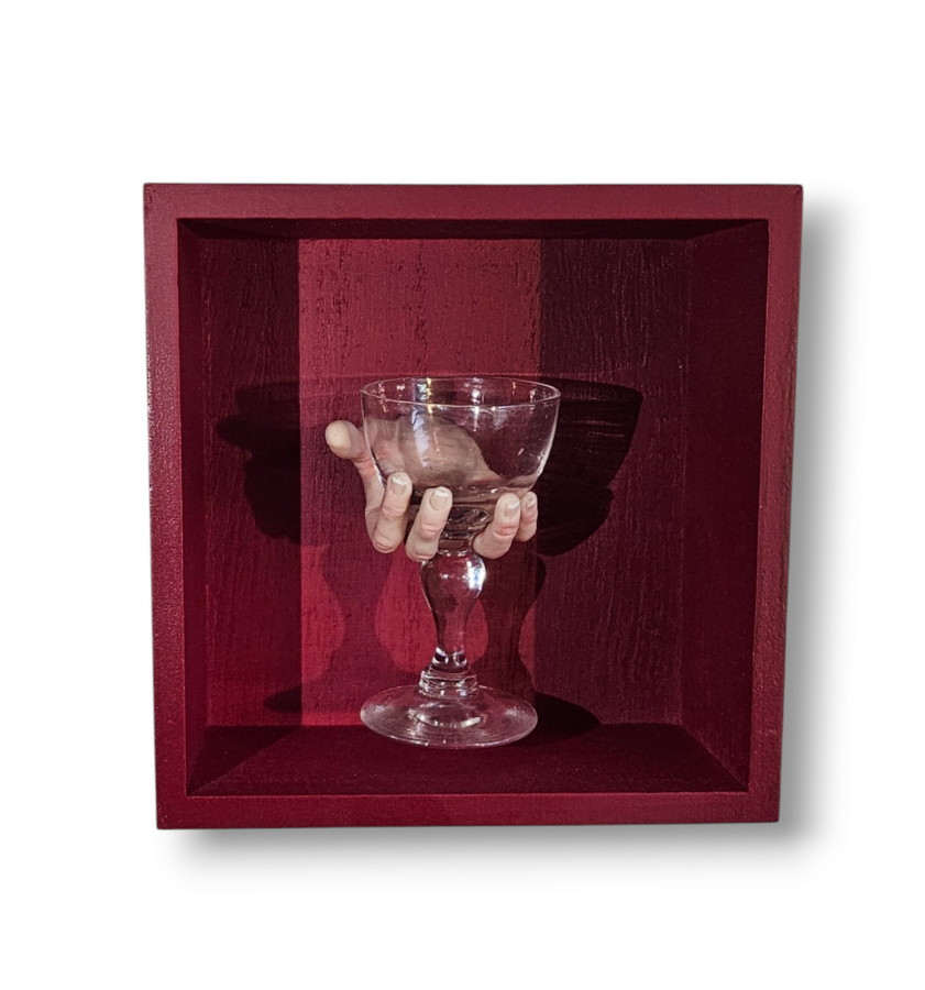 Kunst: cheers deep red van kunstenaar Saskia Hoeboer