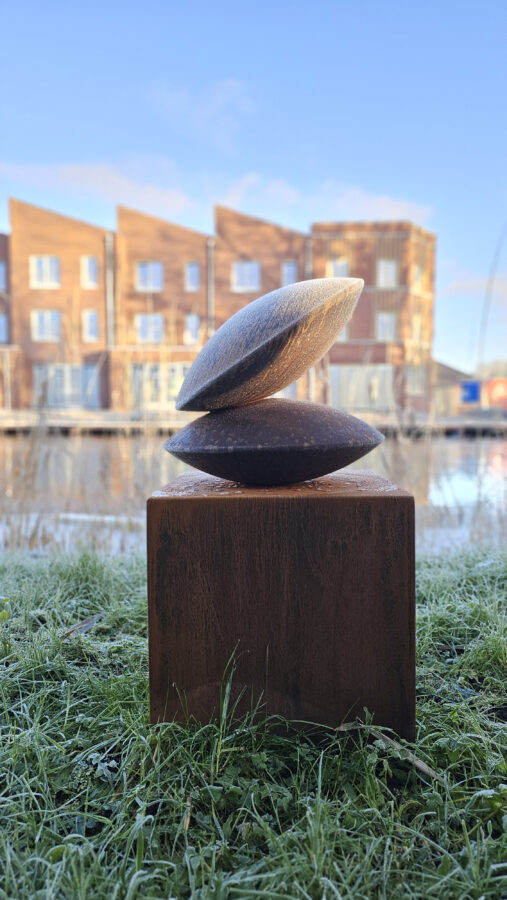 Kunst: Dos Piedras Mini van kunstenaar Angelo Moyano