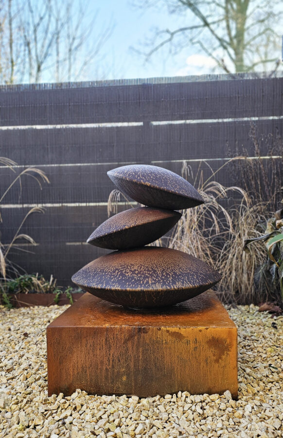 Kunst: Tres Piedras Medio van kunstenaar Angelo Moyano