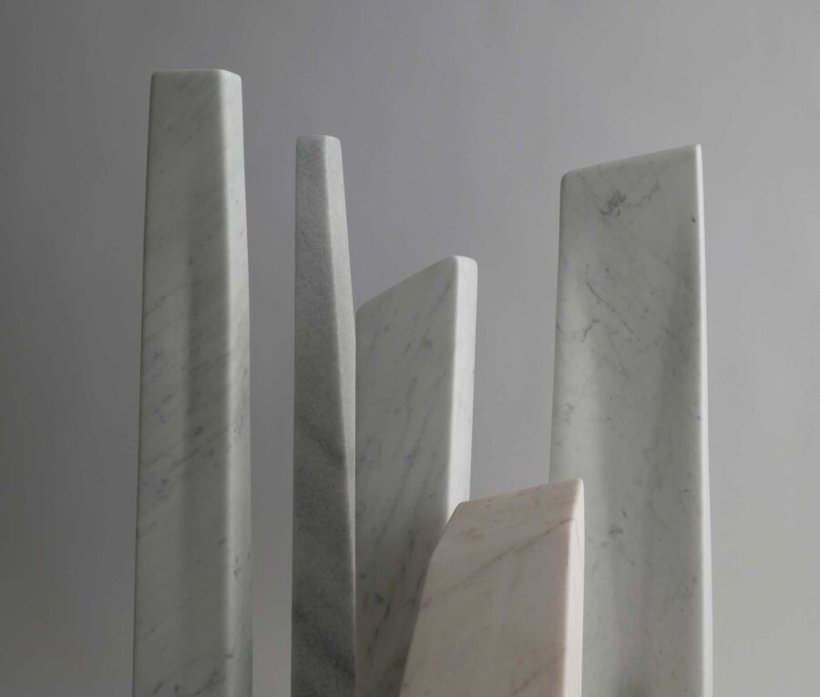 Kunst: Nuances of White, Light and Shadow van kunstenaar Fieke de Roij