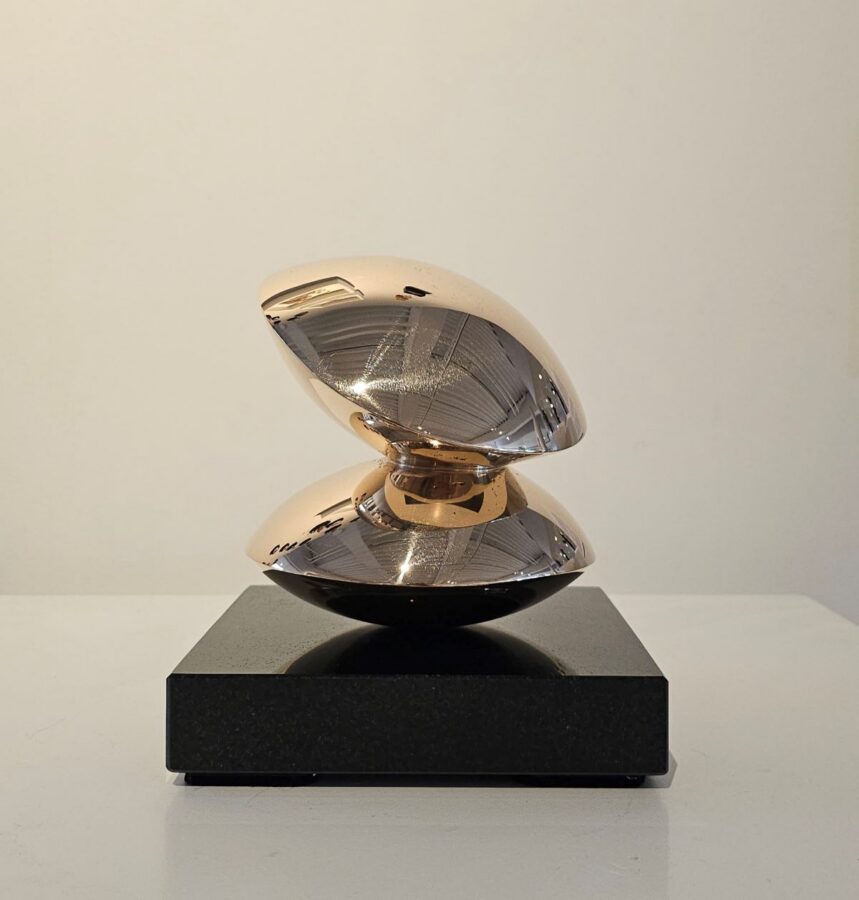 Kunst: Dos Piedras Brons van kunstenaar Angelo Moyano