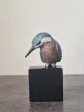 Kunst: IJsvogel 4/8 van kunstenaar Tina Lintvelt