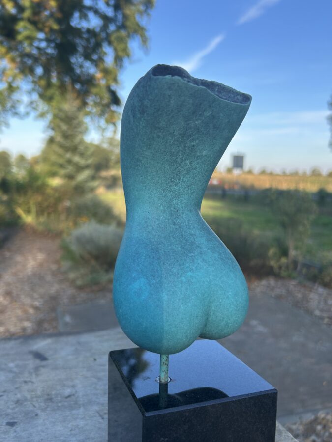 Kunst: Mira brons van kunstenaar Angelo Moyano