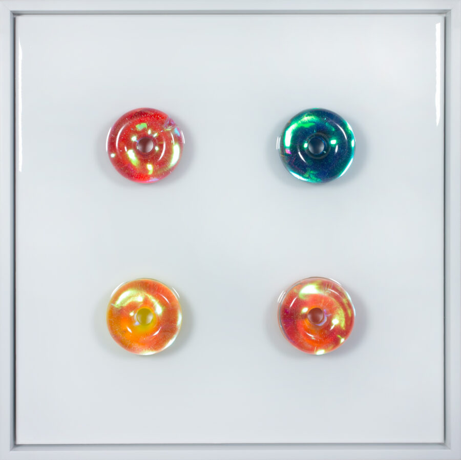 Kunst: Donut Small Deep Love van kunstenaar Lotte Kloppenburg