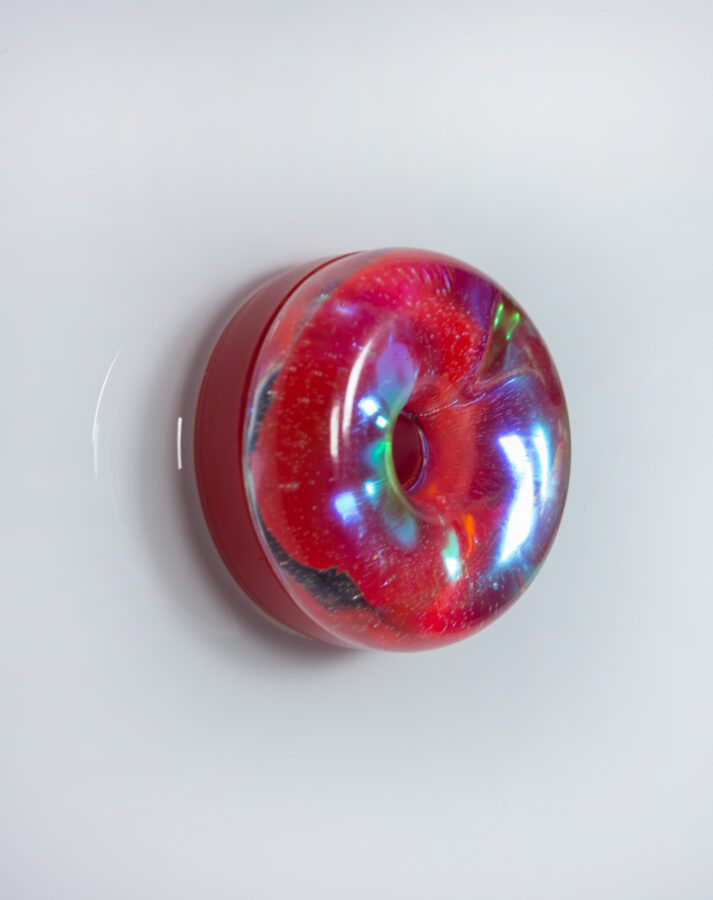 Kunst: Donut Small Deep Love van kunstenaar Lotte Kloppenburg