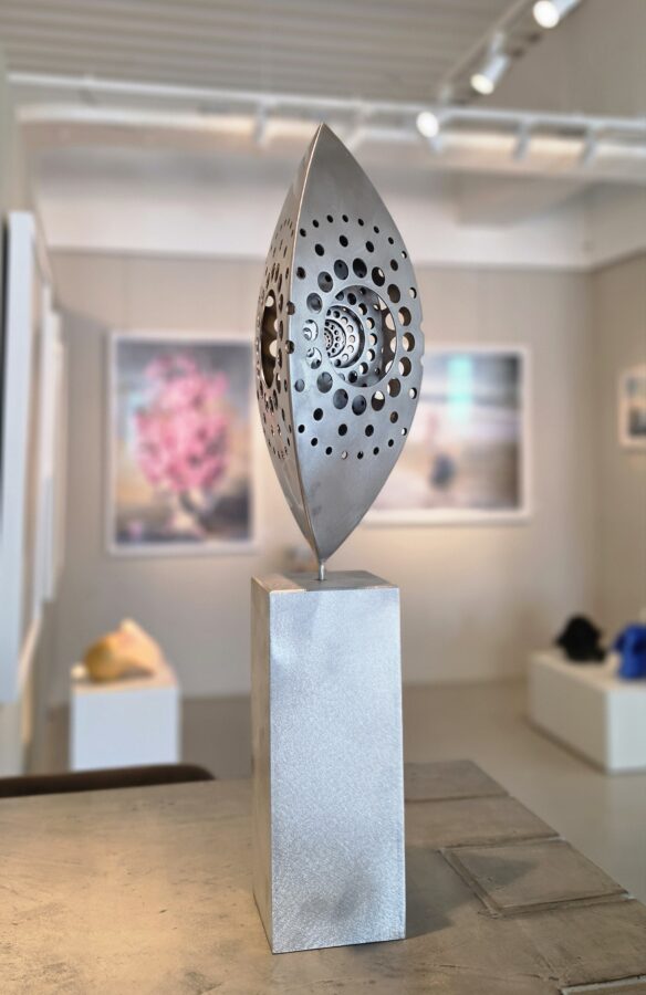 Kunst: Clockwise Rotation small van kunstenaar Cees Hoogeveen