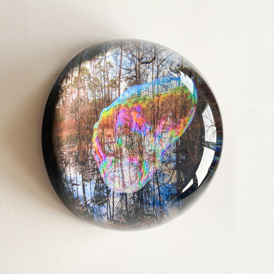 Kunst: Glass globe #19 van kunstenaar Noortje Haegens
