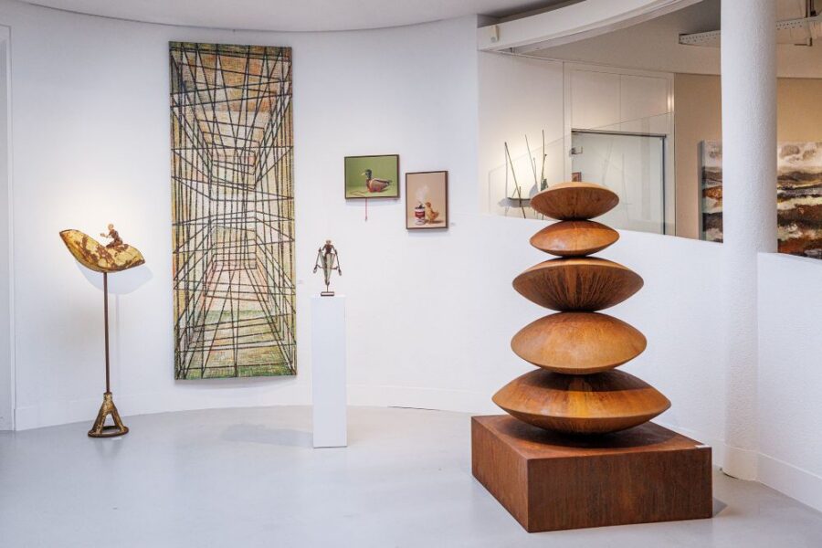 Kunst: Cinco Piedras Grande van kunstenaar Angelo Moyano