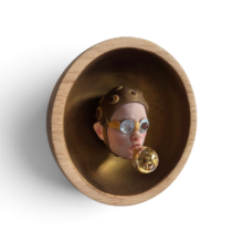 Kunst: Gold bubble with a gold dot van kunstenaar Saskia Hoeboer