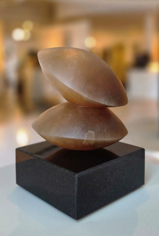 Kunst: Dos Piedras Caramel van kunstenaar Angelo Moyano